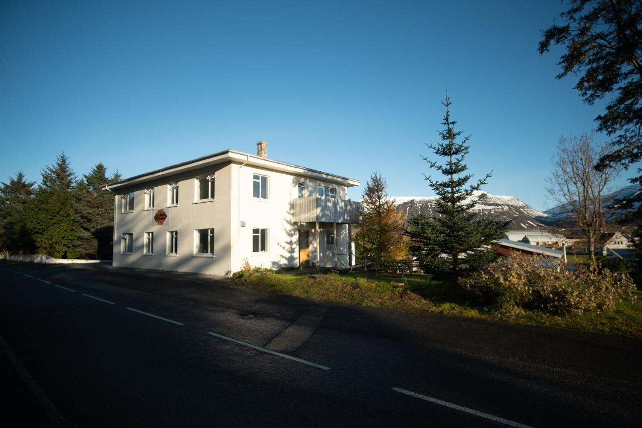 The Guesthouse By The Fjord Thingeyri Exterior foto