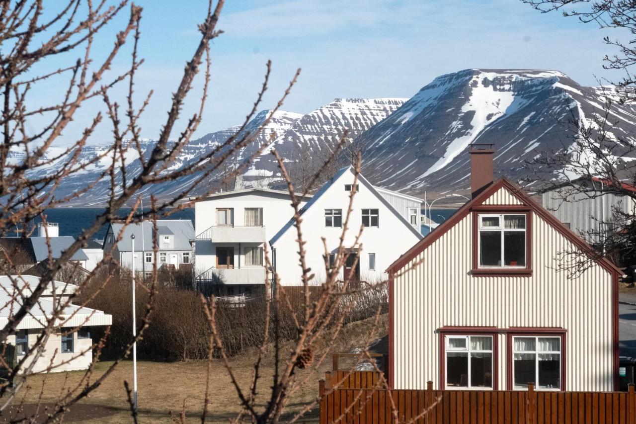 The Guesthouse By The Fjord Thingeyri Exterior foto