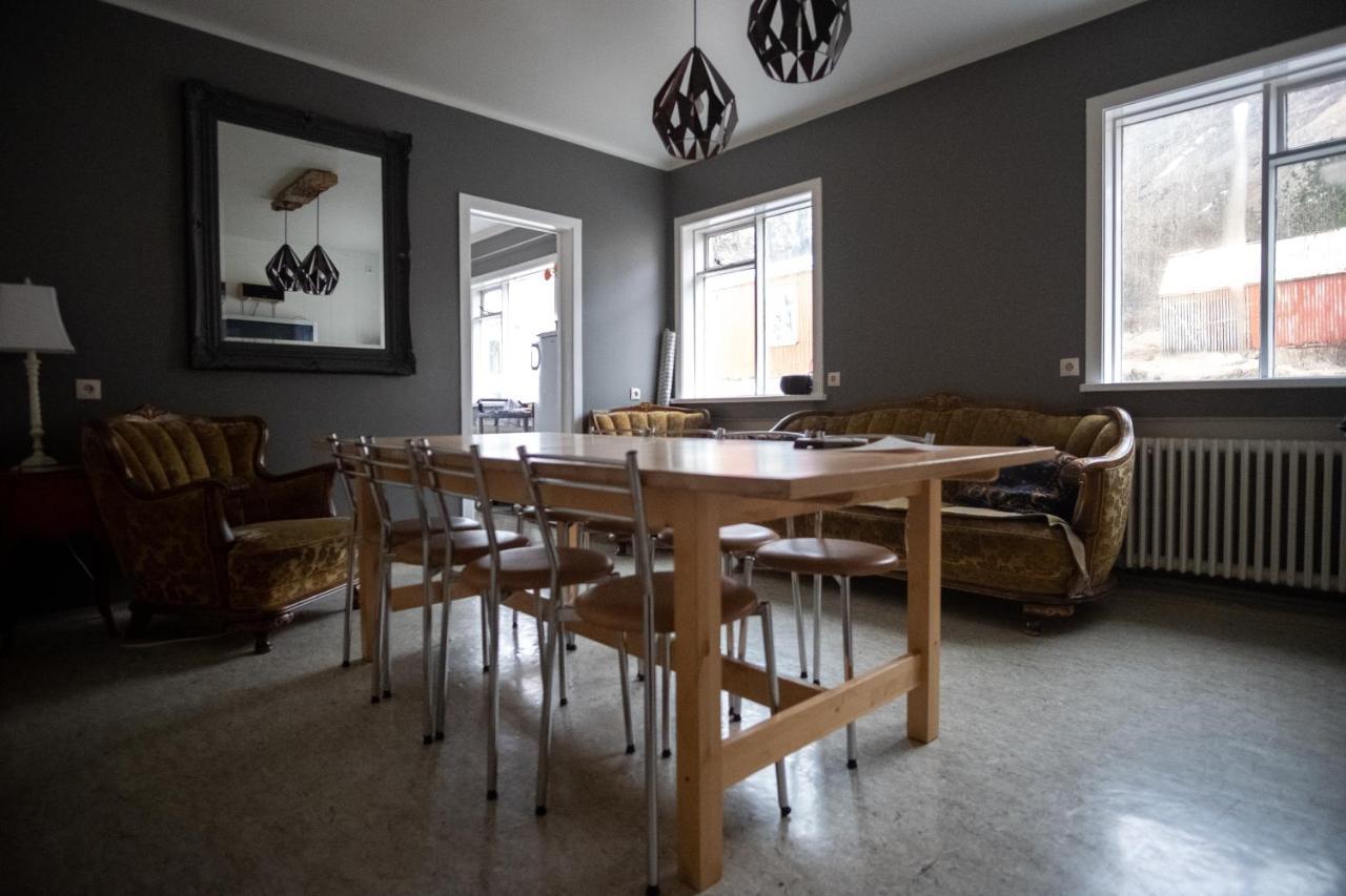 The Guesthouse By The Fjord Thingeyri Exterior foto