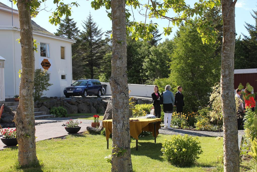 The Guesthouse By The Fjord Thingeyri Exterior foto